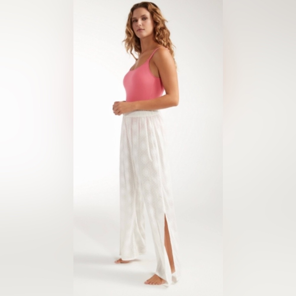 Hermoza Womens White Eyelet Eve Gaucho Culotte Pants Swim CoverUp Size Small
